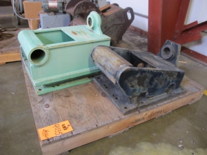 BACK HOE BUCKET ATTACHMENTS. LOADING & HANDLING FEE $15-4035